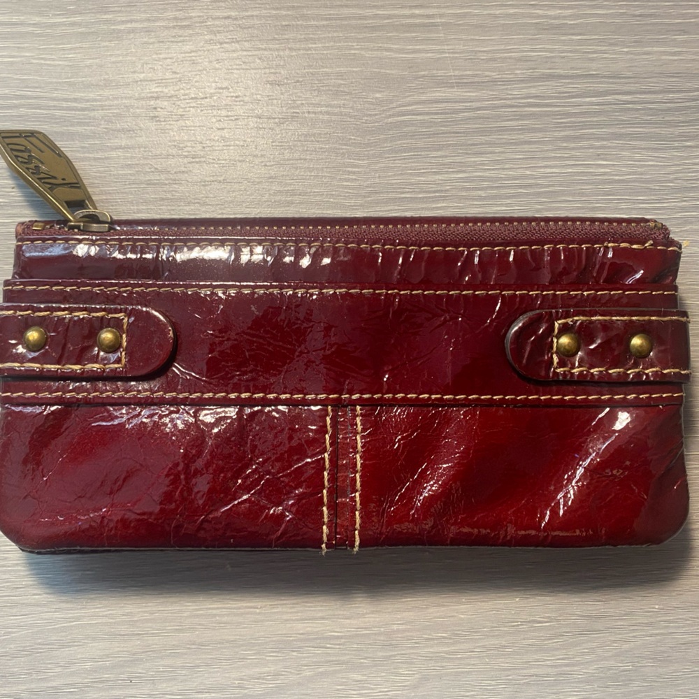 Functional and classy Fossil wallet